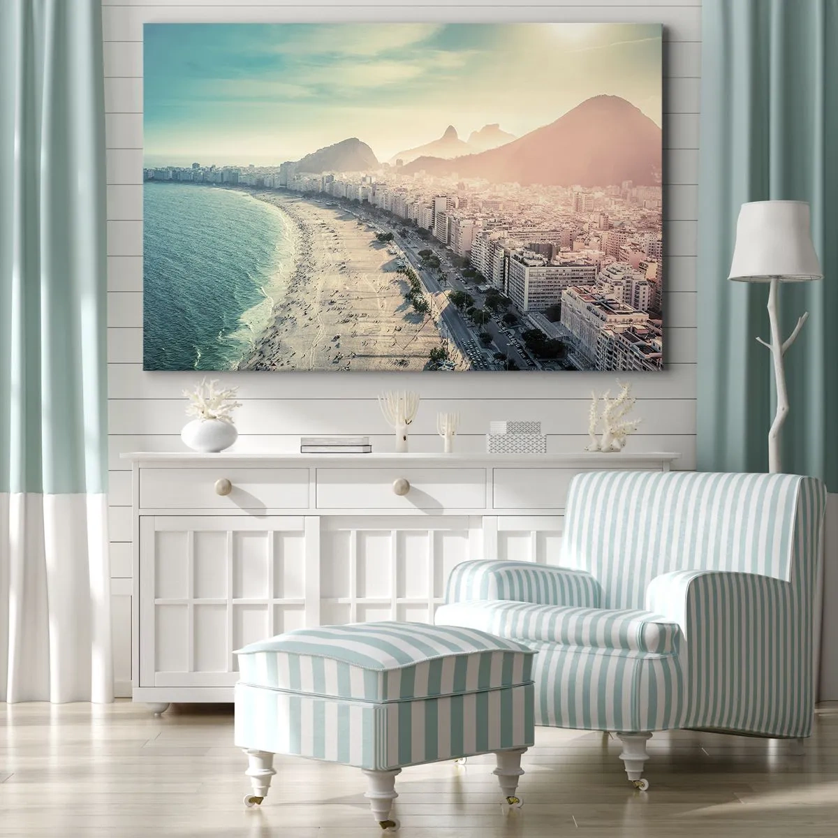 Obraz na plátně - Panorama pláže Copacabana s horami v pozadí v Rio de Janeiru - 70x50cm - Věčná dovolená v Riu - Moderní nástěnná dekorace do obývacího pokoje a ložnice ARTTOR