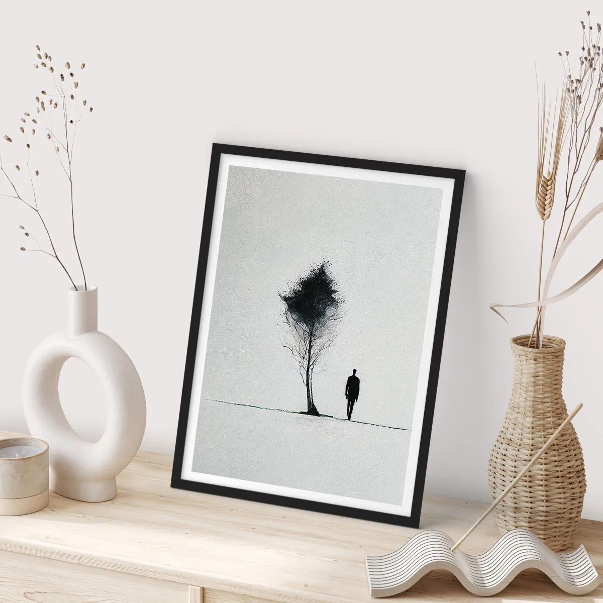 Plakát v černém rámu - Minimalistická silueta a osamělý strom - 50x70cm - Všichni se touláme - Moderní nástěnná dekorace do obývacího pokoje a ložnice ARTTOR