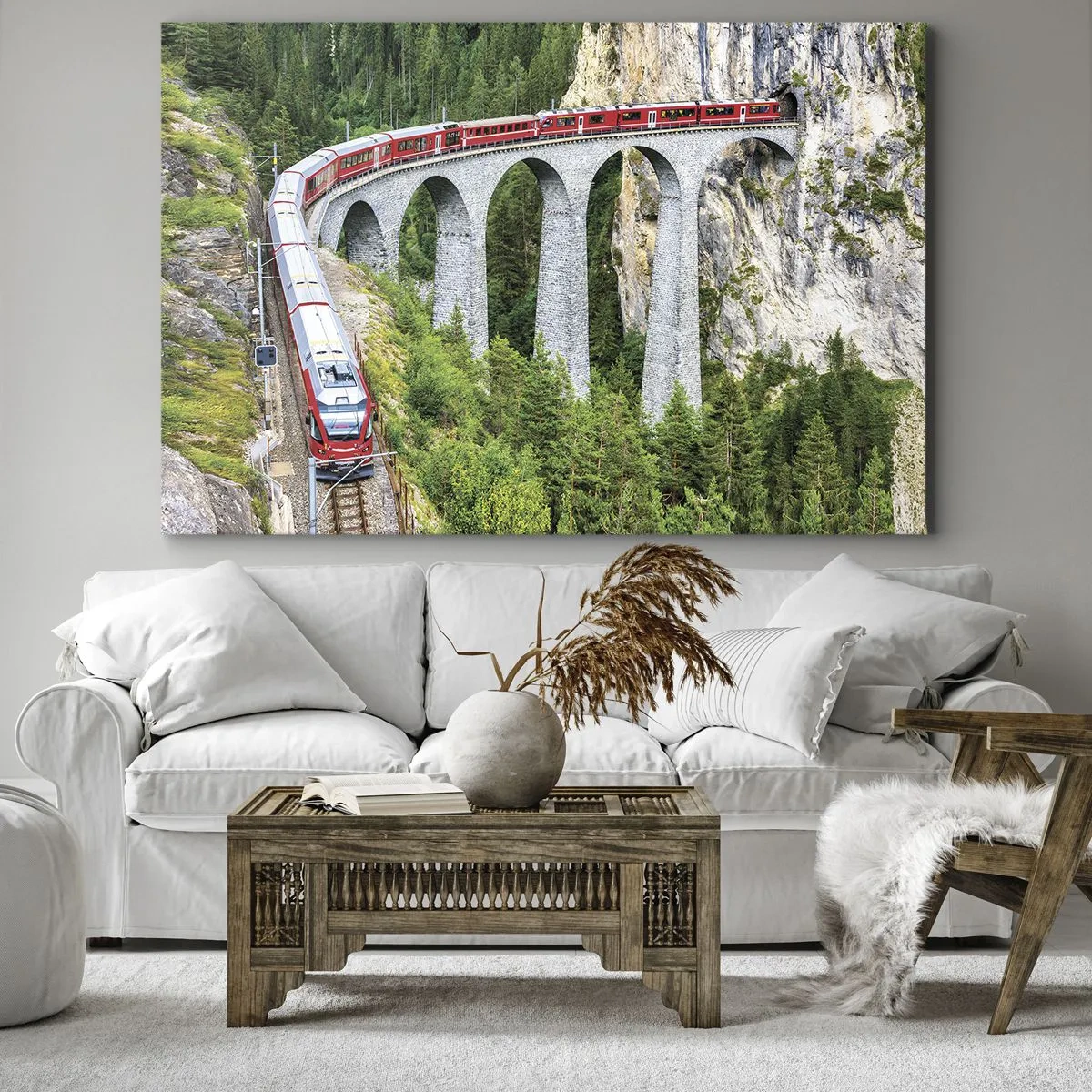 Obraz na plátně - Vlak na malebném viaduktu v hornaté krajině - 70x50cm - Horský výhled přímo z vlaku - Moderní nástěnná dekorace do obývacího pokoje a ložnice ARTTOR