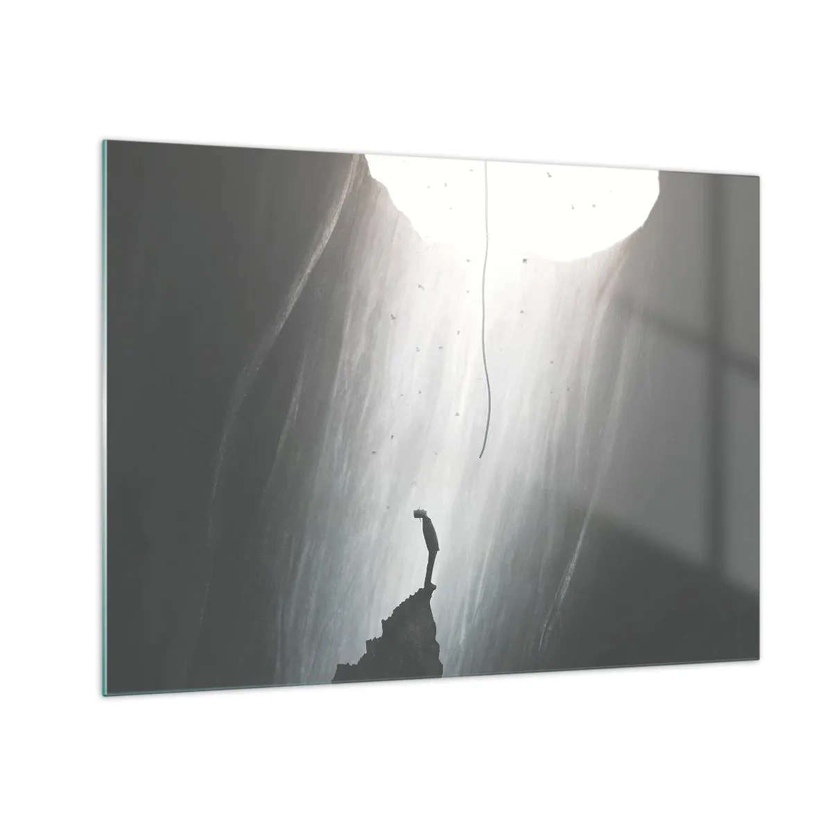 Obraz na skle - Muž stojící ve tmě na úpatí světelného východu nad propastí - 70x50cm - Vždycky máte na výběr - Moderní nástěnná dekorace do obývacího pokoje a ložnice ARTTOR