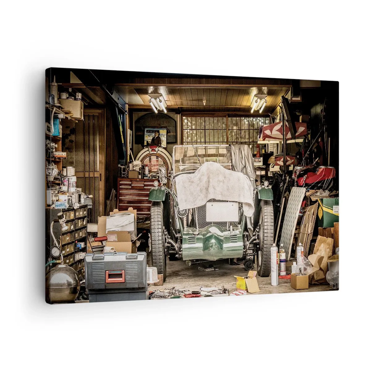 Obraz na plátně - Staré auto v garáži obklopené nářadím a vybavením - 70x50cm - Zpět do minulosti - Moderní nástěnná dekorace do obývacího pokoje a ložnice ARTTOR