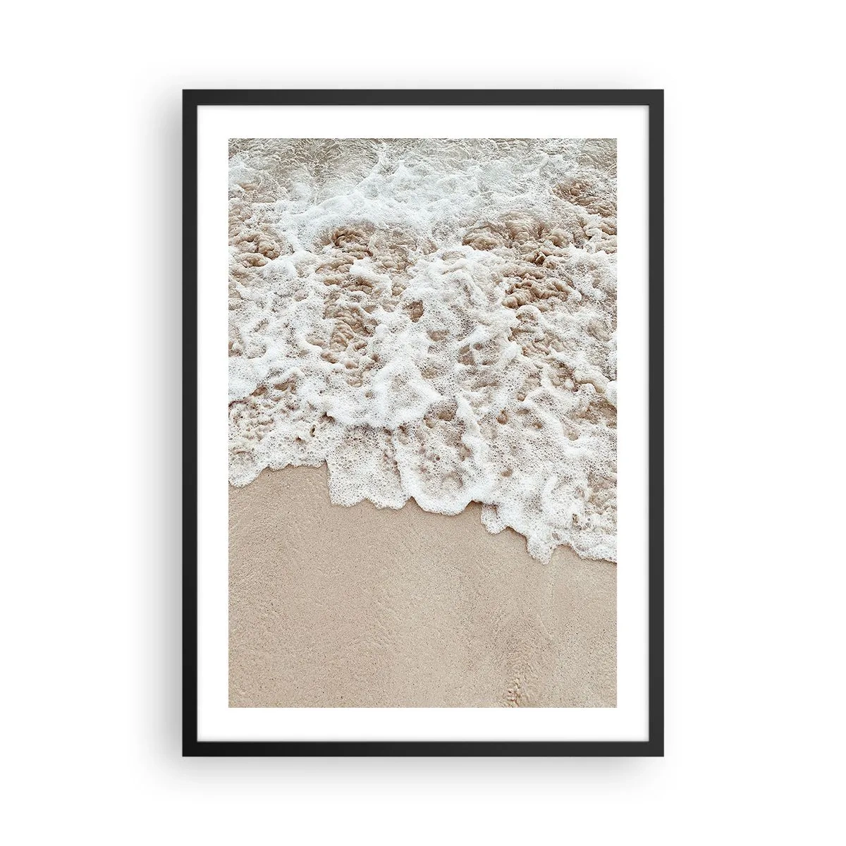 Plakát v černém rámu - Jemné vlny narážející do písku pláže - 50x70cm - Hned se vrátím - Moderní nástěnná dekorace do obývacího pokoje a ložnice ARTTOR