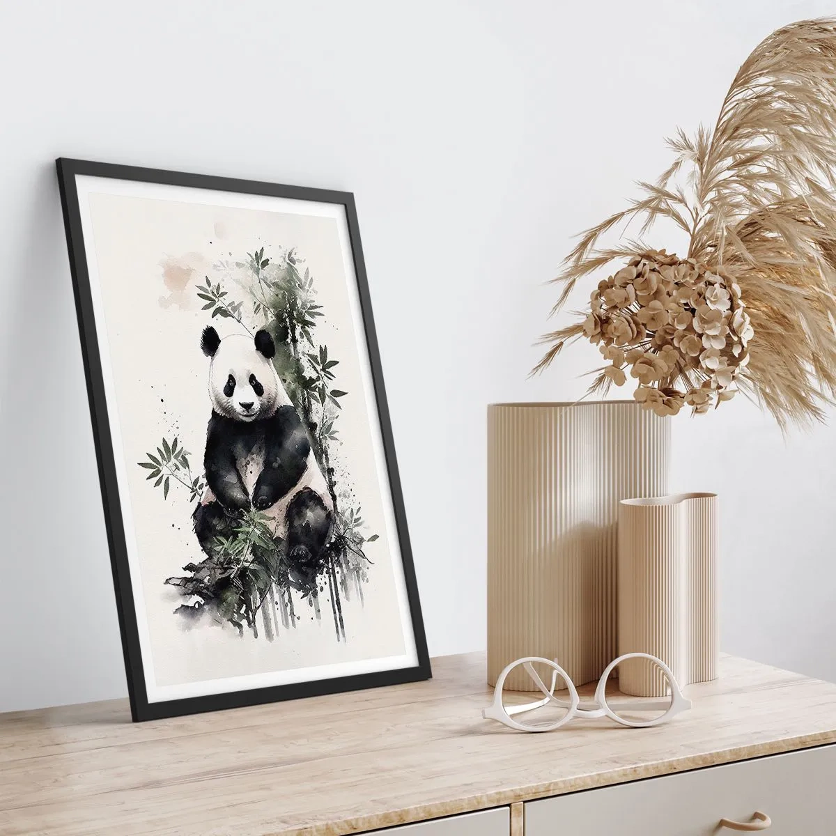 Plakát v černém rámu - Akvarelová panda obklopená bambusovými listy - 50x70cm - Pozdravy z Číny - Moderní nástěnná dekorace do obývacího pokoje a ložnice ARTTOR