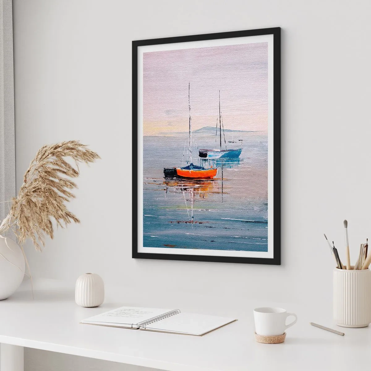 Plakát v černém rámu - Plachetnice na klidné vodě - 50x70cm - Zasloužený odpočinek - Moderní nástěnná dekorace do obývacího pokoje a ložnice ARTTOR