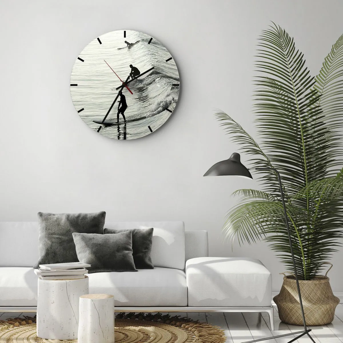 Nástěnné hodiny - Surfaři chytající ranní vlny na klidném moři - 30x30cm - Za vlnou - Moderní nástěnná dekorace do obývacího pokoje, kuchyně a ložnice ARTTOR