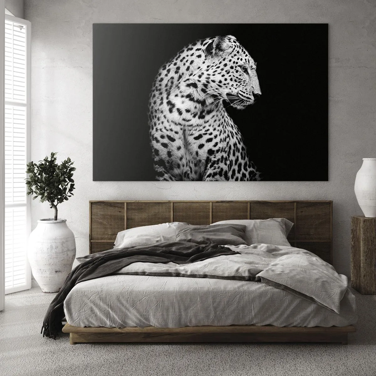 Obraz na skle - Leopard v černobílém světle proti oknu - 70x50cm - Pravý profil perfektní! - Moderní nástěnná dekorace do obývacího pokoje a ložnice ARTTOR