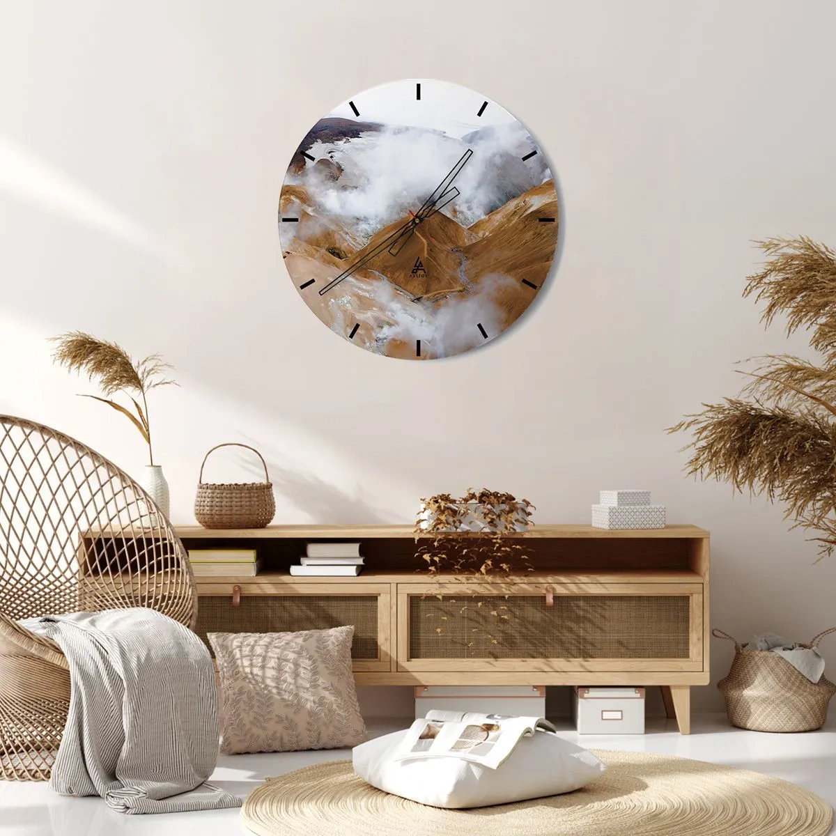 Nástěnné hodiny - Islandská horská krajina s mlhami visícími nad údolím - 30x30cm - Drsná krása Islandu - Moderní nástěnná dekorace do obývacího pokoje, kuchyně a ložnice ARTTOR