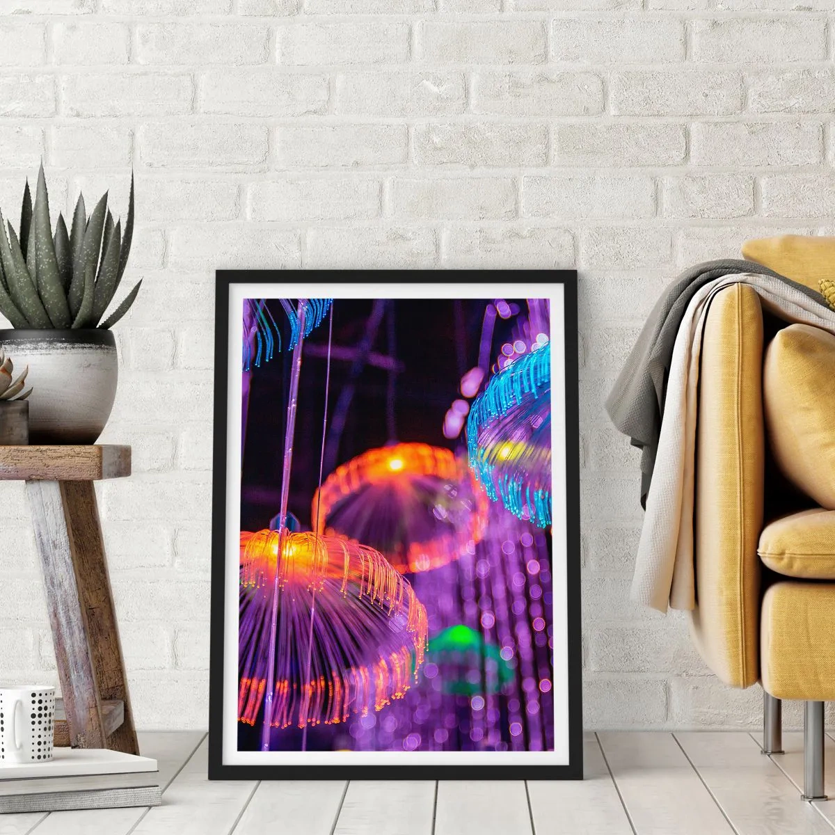 Plakát v černém rámu - Barevné, futuristické medúzy v neonovém světle - 50x70cm - Světelná fontána - Moderní nástěnná dekorace do obývacího pokoje a ložnice ARTTOR