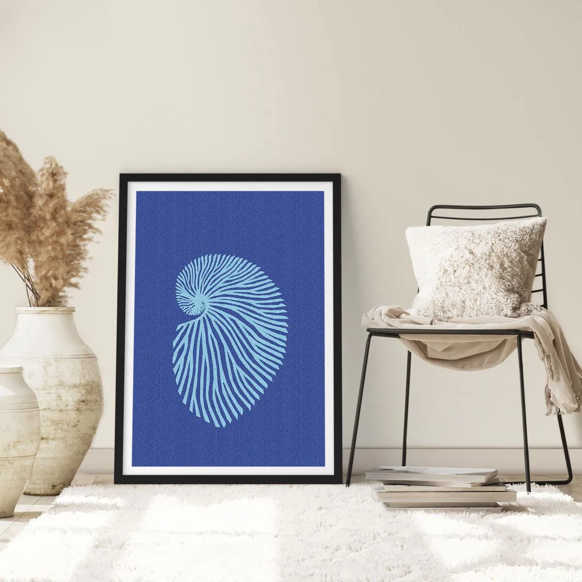 Plakát v černém rámu - Stylizovaná grafika mušlí ve spirálovém uspořádání - 50x70cm - Zrození mušle - Moderní nástěnná dekorace do obývacího pokoje a ložnice ARTTOR