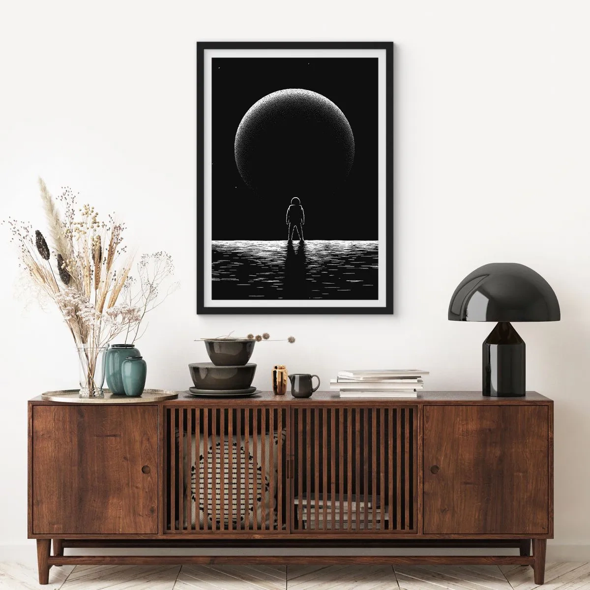 Plakát v černém rámu - Astronaut na pozadí obrovské planety ve vesmíru - 50x70cm - Tváři v tvář - Moderní nástěnná dekorace do obývacího pokoje a ložnice ARTTOR