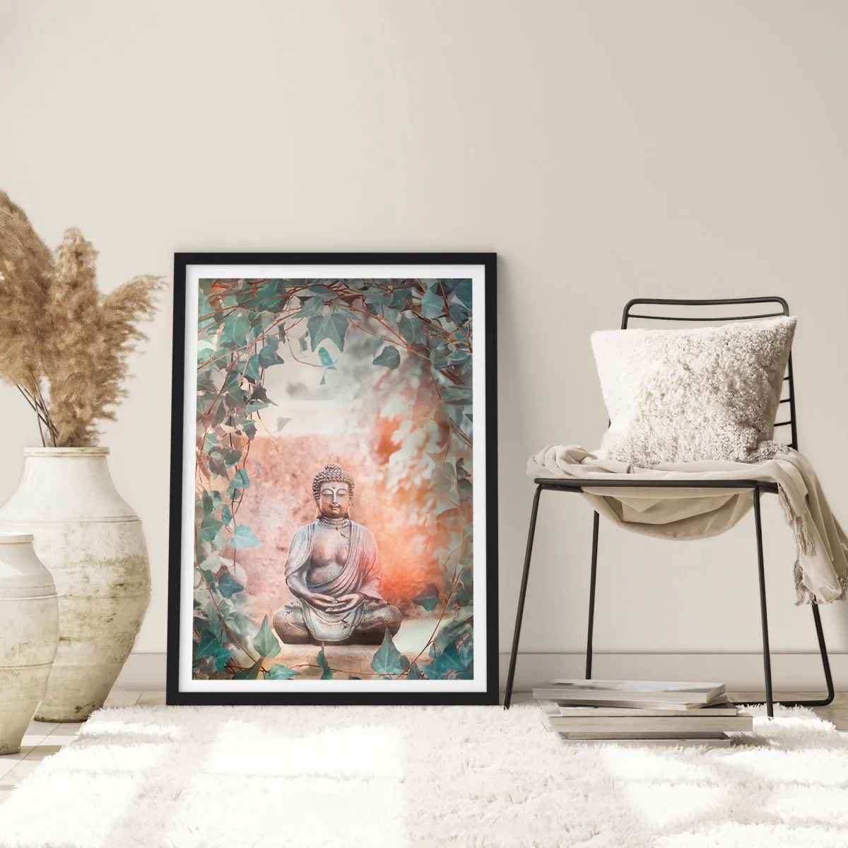 Plakát v černém rámu - Socha Buddhy obklopená břečťanem v meditativní auře - 50x70cm - Radostná harmonie - Moderní nástěnná dekorace do obývacího pokoje a ložnice ARTTOR