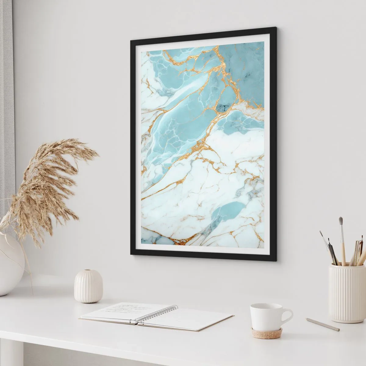 Plakát v černém rámu - Elegantní mramor v odstínech modré a zlaté - 50x70cm - Bohatství kamene - Moderní nástěnná dekorace do obývacího pokoje a ložnice ARTTOR
